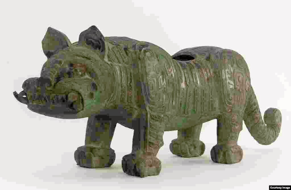 Fitting in the form of a tiger, bronze metalwork, vessel, Baoji, Shaanxi province, China, Western Zhou dynasty (ca. 1050 - 771 B.C.E.).
