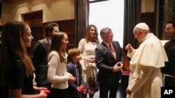 Le pape François et le roi Abdallah de Jordanie à Amman le 24 mai 2014