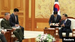 韩国总统文在寅会见美国参谋长联席会议主席邓福德 (2017年8月14日)