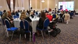 Успешни жени уриваат предрасуди: На бизнис состанок може да се дојде и со своето бебе