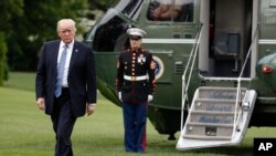 سفر جمعه آقای ترامپ اولین سفر خارجی او در مقام ریاست جمهوری تلقی می شود.