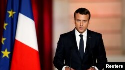 امانوئل ماکرون با پیروزی در انتخابات ۱۷ اردیبهشت ۱۳۹۶ به عنوان رئیس جمهوری جدید فرانسه انتخاب شد.