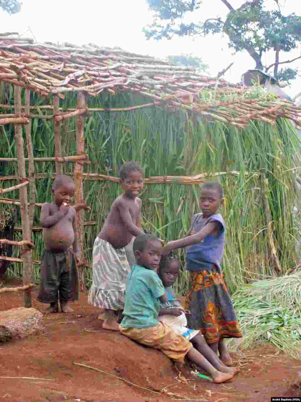 Crianças são a maioria nos campos de refugiados de moçambicanos no Malawi. Campo de Kapise, distrito de Mwanza. Janeiro, 27, 2016