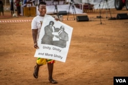 A Zanu PF supporter at a rally addressed Thursday by First Lady Grace Mugabe. (Taurai Shava)