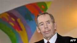 Vatslav Havelin cənazəsi Praqa kilsəsinə aparılıb