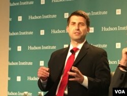 2049项目研究所研究员易思安（美国之音钟辰芳拍摄）