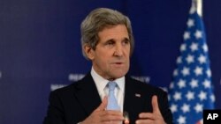 21일 '시리아의 친구들' 회의 직후 기자회견을 하고 있는 케리 미 국무장관