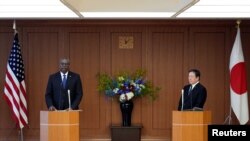 로이드 오스틴(왼쪽) 미 국방장관과 하마다 야스카즈 일본 방위상이 지난 1일 도쿄에서 회담 직후 공동회견하고 있다. (자료사진)