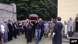 Yuri Budanov dəfn edildi