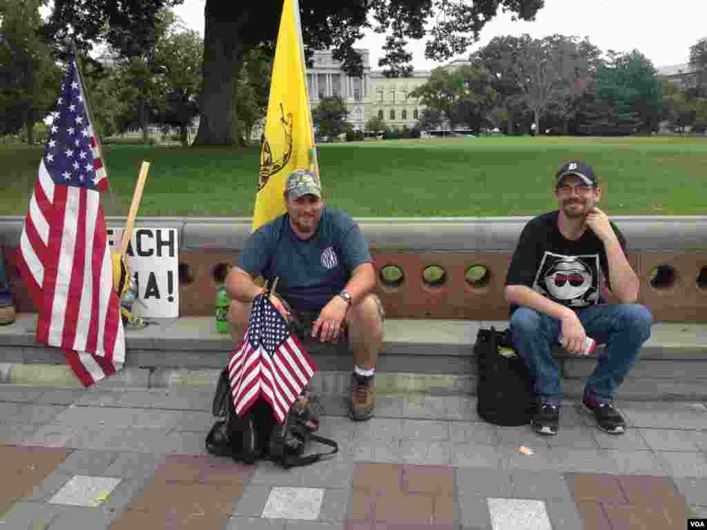 反对美国军事干预叙利亚的抗议人士。