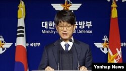 한국 국방부는 사드가 배치되는 경북 성주군의 롯데스카이힐 골프장과 경기도 남양주시에 있는 군 소유 부지를 교환하기로 롯데 측과 합의하고 감정평가를 시행하기로 했다고 16일 박재민 국방부 군사시설기획관이 기자회견을 통해 밝혔다. 