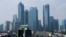 Gedung-gedung pencakar langit di Jakarta, Kamis, 5 Agustus 2021. (Foto: Ajeng Dinar Ulfiana/Reuters)