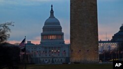 1일 미국 워싱턴 연방 의사당에 2019년 새 아침이 밝았다.