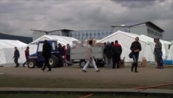 现场直击:奥地利最大难民营为过冬做准备