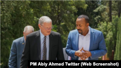 Senaater Jiim Inhoof Muummeen Ministiraa Itoophiyaa Abiyyi Ahimad wajjin 