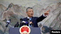 资料照：中国驻英大使刘晓明在伦敦的一个记者会上。（2019年8月15日）