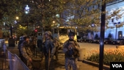 实行宵禁后的巴尔的摩街头