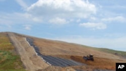 墨西哥湾沿岸的垃圾掩埋场收到大量油污垃圾