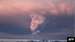 Avrupa'da Uçak Seferleri İptal Ediliyor