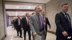 国会成员前来参加国会情报简报闭门会议(2017年1月13日)