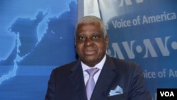 Histórico do partido diz que candidatura não tem "apadrinhamento explícito" de Samakuva