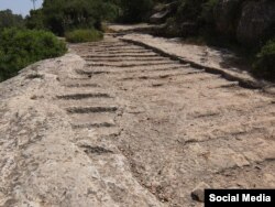 Romalıların çəkdikləri yollar mürəkkəb və davamlı xarakterinə görə diqqət çəkir.