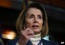 Predsedavajuća Predstavničkim domom Kongresa, Nensi Pelosi iz Kalifornije, govori tokom konferencije za štampu na Kapitol hilu, Vašington, 17. januara 2019.