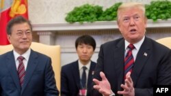 도널드 트럼프 미국 대통령이 지난 5월 백악관에서 문재인 한국 대통령과의 정상회담에 앞서 모두발언을 하고 있다.