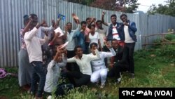  የኮሌጅ ተማሪዎችን በገንዘብ የሚያግዘው መምሕር