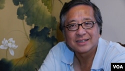 公关政治顾问梁掌球 (美国之音国符拍摄)