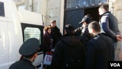 Araşdırmaçı jurnalist Xədicə İsmayıln həbsi beynəlxalq təşkilalar tərəfindən pislənilir.