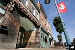 Franklin Avenue in downtown Aliquippa, Pa., once a steelmaking powerhouse, Sept. 18, 2007.