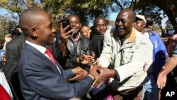 UMnu. Nelson Chamisa wenandla leMDC Alliance ukhuluma labantu eHarare.