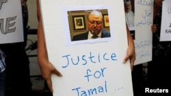 印尼一名抗议者2018年10月19日要求对杀害卡舒吉的人绳之以法（路透社）