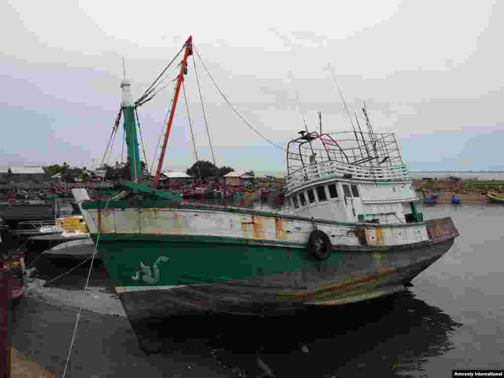 Kapal pedagang manusia yang sempat digunakan untuk mengangkut 578 pencari suaka dan migran.&nbsp;