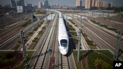 中国高速动车试行从北京开往上海（2011年6月27日）