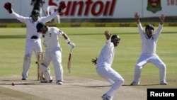 فلینڈر نے مجموعی طور پر اس میچ میں نو وکٹیں حاصل کیں۔