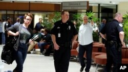 2015年3月20日新奥尔良国际机场: 警察把守A和B入口