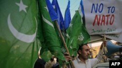 Geçen haftaki saldırıda 24 askerini kaybeden Pakistanlılar NATO aleyhtarı gösteriler düzenledi