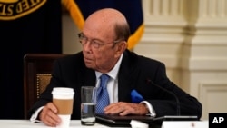 美国商务部长罗斯(Wilbur Ross)在白宫出席内阁会议。（2020年5月19日）