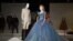 Gaun biru yang dikenakan oleh aktris Lily Collins dalam film "Cinderella" dipamerkan di Museum Fashion Institute of Design and Merchandising (FIDM), Los Angeles, California (Foto: FIDM Museum).