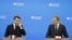 Эммануэль Макрон и Дональд Туск выступают на совместной пресс-конференции. Варшава, 12 декабря 2024 г. 