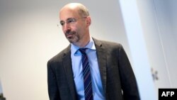 رابرت مالی. آرشیو