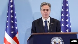 访问以色列的美国国务卿布林肯在特拉维夫举行记者会。(2023年11月3日)