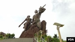 북한 건설업체가 지난 2010년 세네갈 수도 다카르에 세운 48m 높이의 '아프리카 르네상스 기념상'.