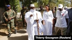 Yahya Jammeh et sa femme Zineb.