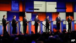 Debat kandidat Capres partai Republik di Des Moines, Iowa 28/1 lalu (foto: dok). Kini tinggal 9 kandidat di pihak Republik yang bersaing memperebutkan nominasi Capres. 