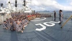 Dansatgas Operasi Siaga Samudera 20, Laksma TNI Yayan Sofiyan, saat menyampaikan Briefing kepada ratusan prajurit KRI di atas geladak KRI John Lie 358 saat sandar di Dermaga Sabang Mawang Kepulauan Natuna pada 20 Januari 2020. (Foto: Pusat Penerangan TNI)