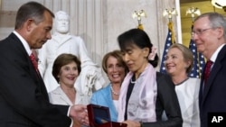  19, 2012, as former first lady Laura Bush, back left, House Democ