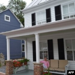 Patsy Cline moved to this small, white house in Winchester, Virginia, with her family when she was 16 and still known as Virginia Hensley.